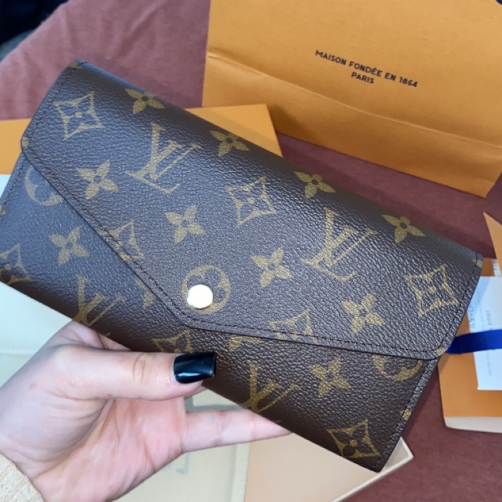 Louis Vuitton Sarah Wallet